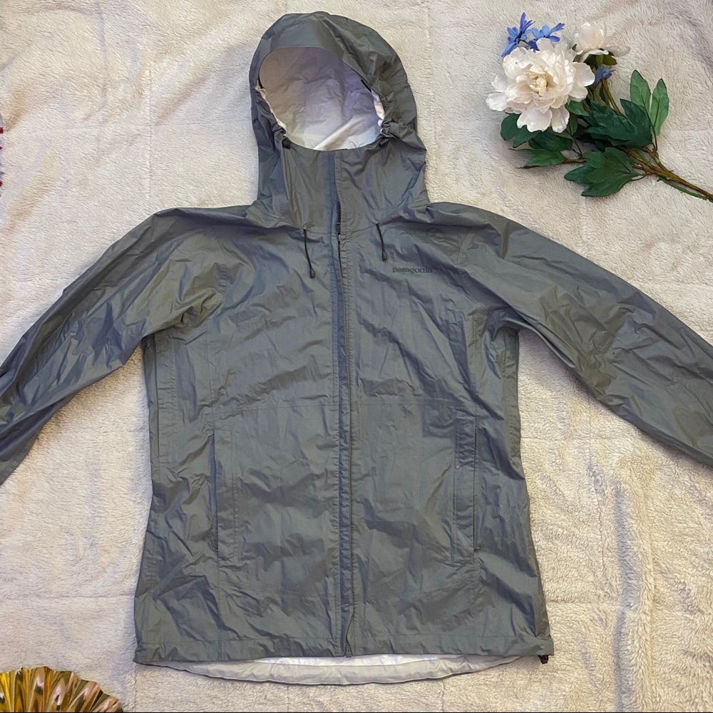 Nylon grey Patagonia wind breaker